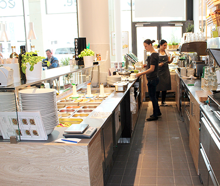 ECE-Center Europapassage Hamburg mit einem Dean & David Restaurant am Jungfernstieg, Tresenansicht ECE-Center Europapassage Hamburg mit einem Dean & David Restaurant am Jungfernstieg, Tresenansicht