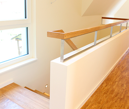 Trotz kleinem Grundstück ein geräumiges Gebäude Trotz kleinem Grundstück ein geräumiges Gebäude