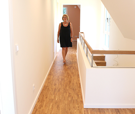 Geräumige Innenraumgestaltung durch Transparenz und Lichtgestaltung Geräumige Innenraumgestaltung durch Transparenz und Lichtgestaltung